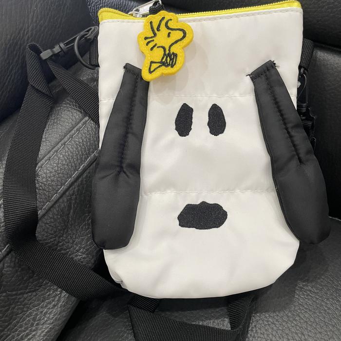 snoopy sling bag / snoopy pouch