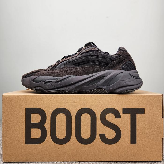 Adidas Yeezy Boost 700 V2 Vanta