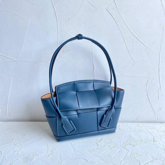 bag BV tas Small Arco Shoulder Bag in Deep Blue Calfskin