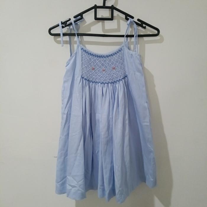 Preloved Dress Smocked anak perempuan blue Pretty stitches 4years almost new