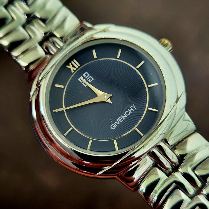 Jam tangan second Givenchy original
