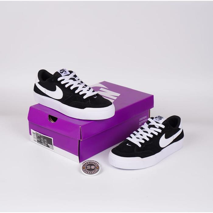 Sepatu Nik Pogo Plus Black White