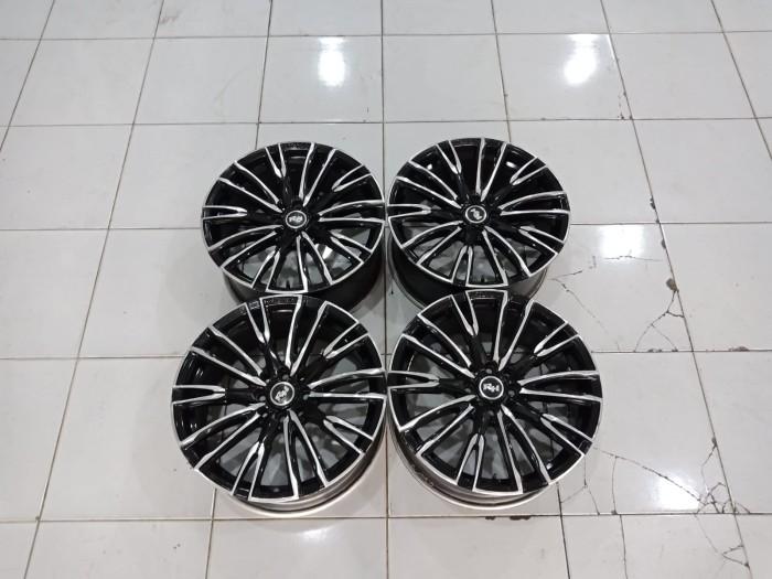 Velg Bekas Murah Merk RH Wheels R17X7,5 H4x100/114 Black Polish Untuk Mobil Baleno Vios Gen 1/2