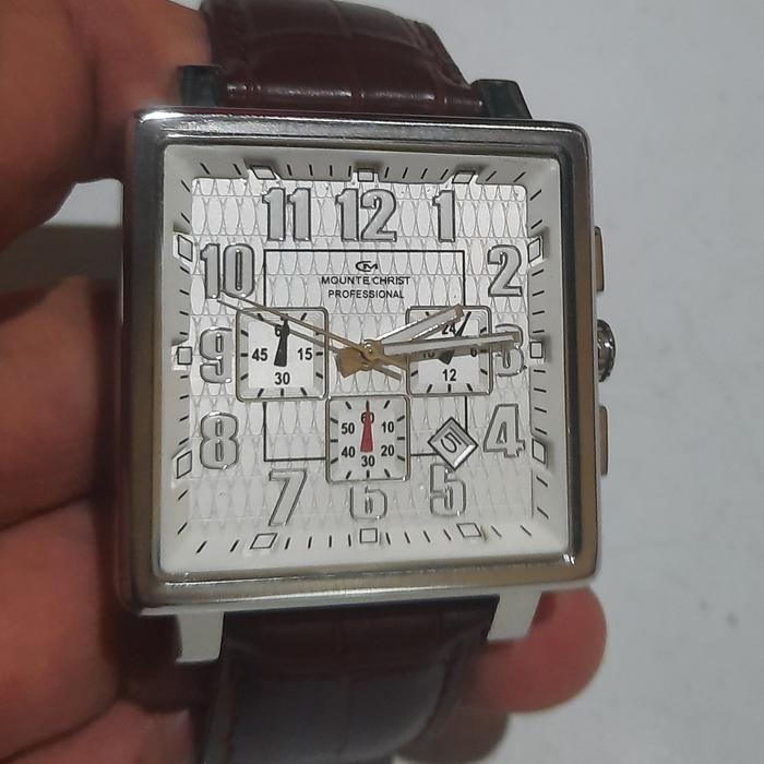 Jam tangan pria chronograph Mounte christ