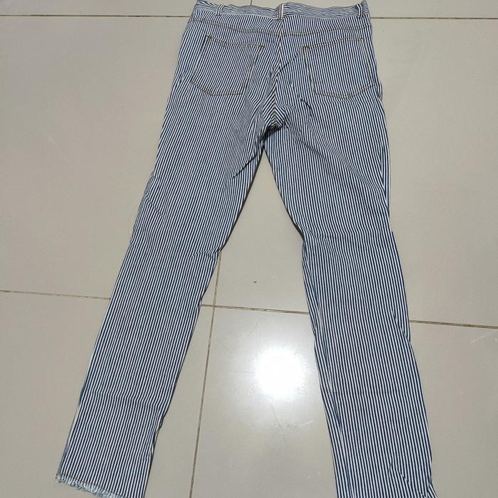 Preloved Celana Jeans Wanita Garis-garis