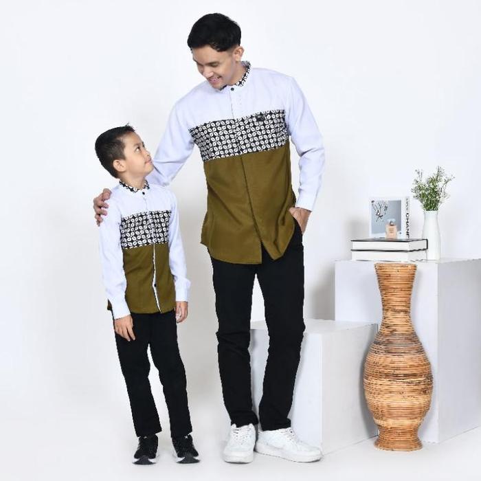 KEMEJA KOKO COUPLE ANAK DAN AYAH MOTIF BhATULISTIWA PUTIH ARMY (satuan bs pisah) KATUN TOYOBO DEWASA