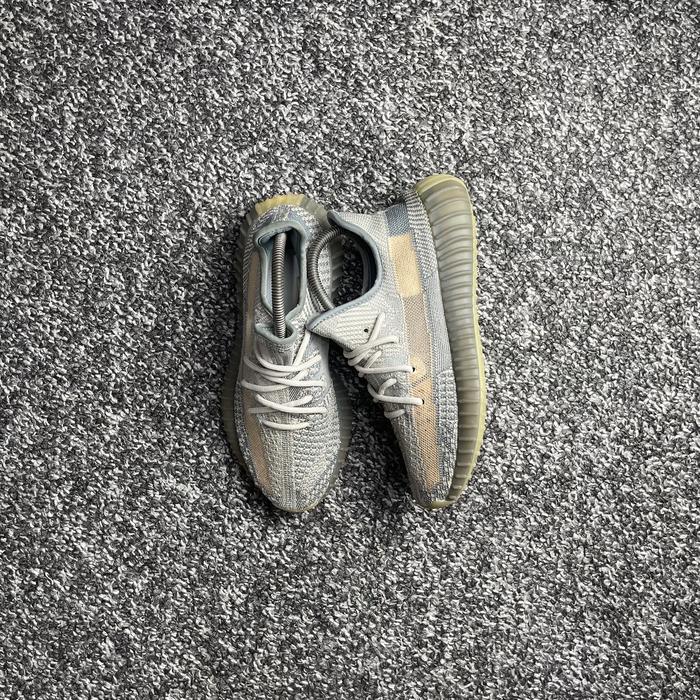 Sepatu adidas Yeezy Boost 350 V2 SZ 40 second F