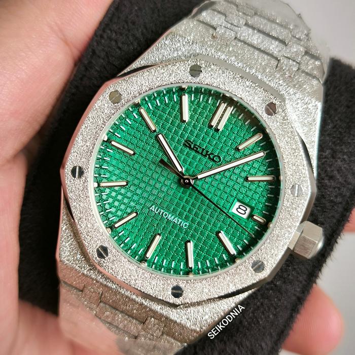 S3IKO M0D AP R0YAL 0AK FROSTED G0LD STYLE BLACK DIAL