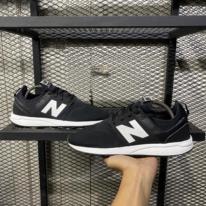 New balance 247 Classic Black White Size 42.5