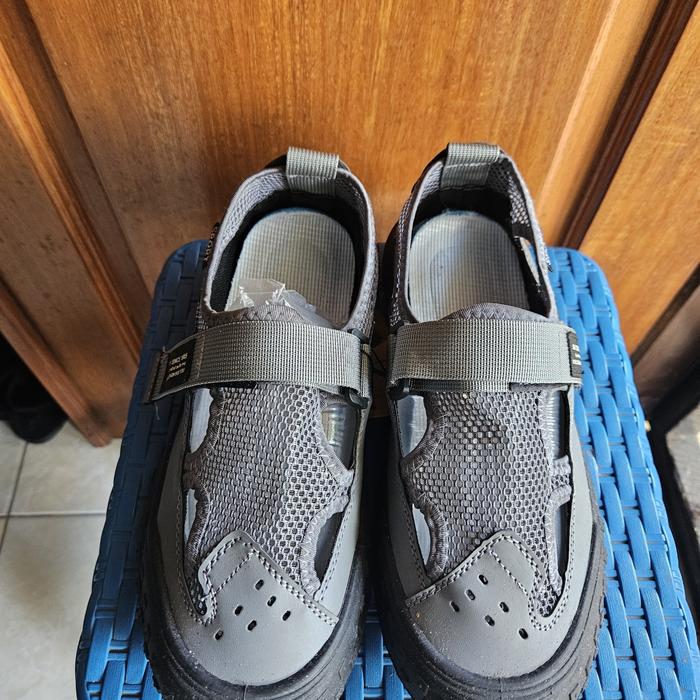 Sepatu Sandal Casual "Leedoo"