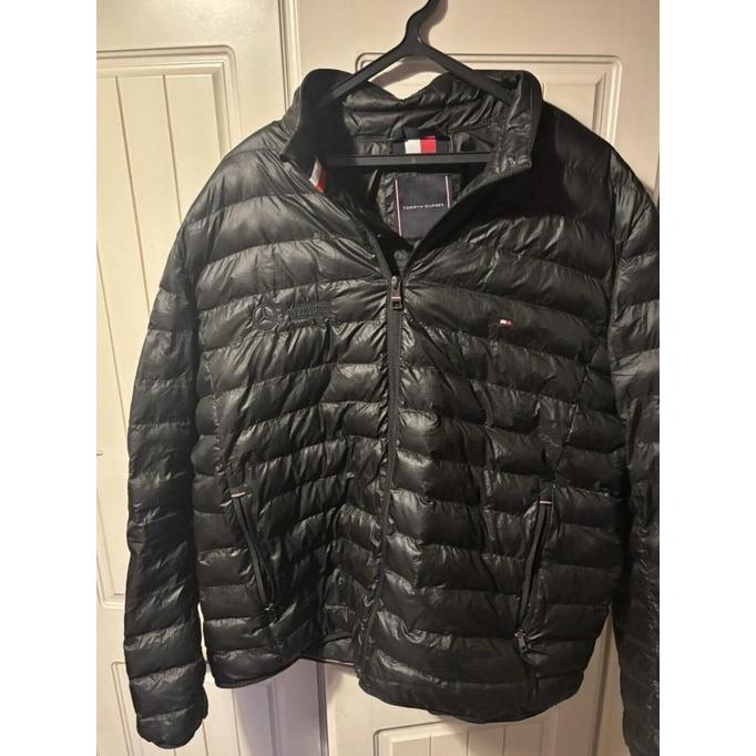 Mercedes-AMG F1 RARE Team Issue Tommy Jacket Black. Jaket Pria Formula 1