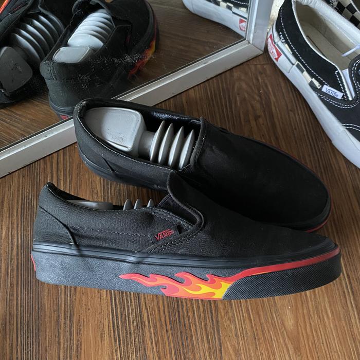 Vans slip on flame full black original spesial edition murah - sneakers second market