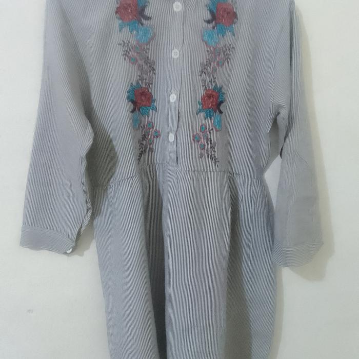 gamis preloved warna abu motif bunga