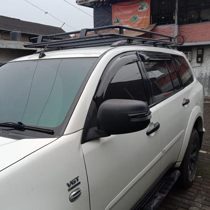 **"Pajero Lama Makin Keren dengan Roofrack Kuat dan Praktis!"**