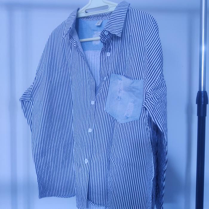 Kemeja Garis Garis Biru Putih