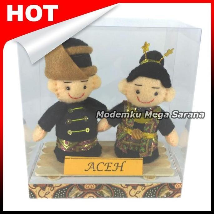 Boneka Pakaian Adat Aceh Miniatur Pajangan