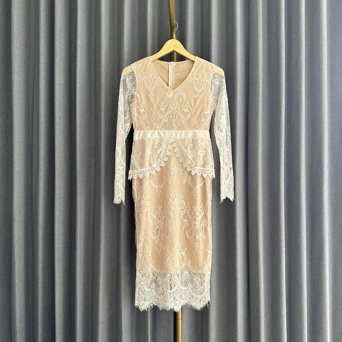 𝙉𝙀𝙒 Broken White Lace Long Sleeve Midi Long Dress Brukat Mewah Fashion Wanita Import China