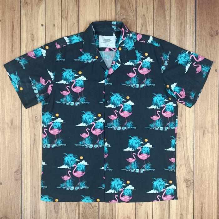 Kemeja Hawaiian Under Air (flamingo)