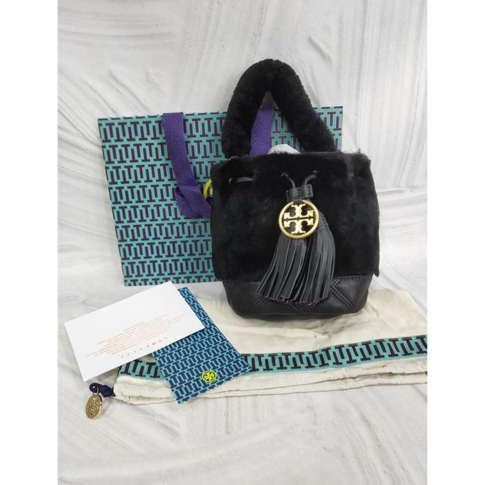 TB FLEMING SOFT SHEARLING MINI BUCKET BAG