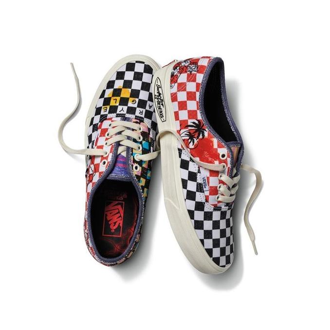 SEPATU VANS OFF THE WALL | AUTHENTIC STRANGER THINGS MULTI MARSMELOW