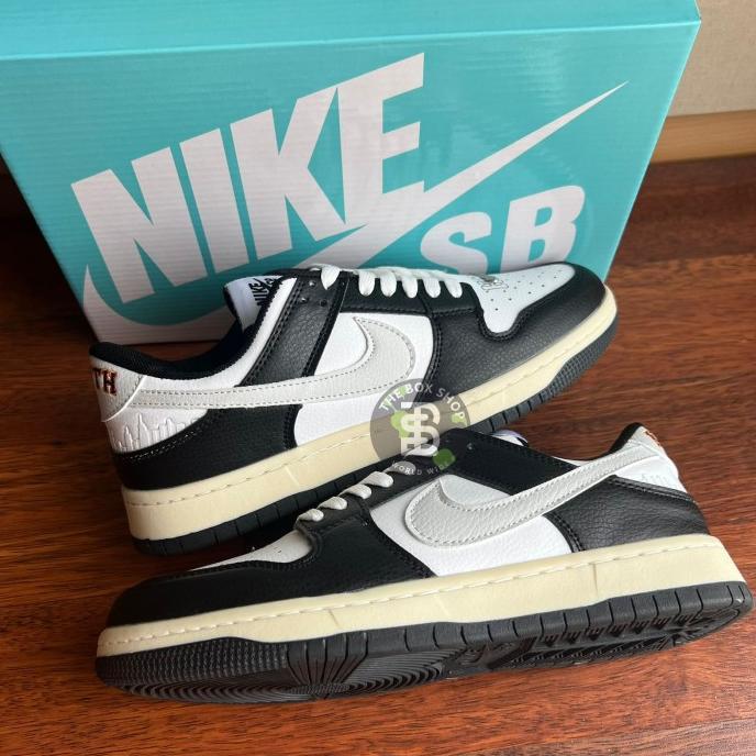 Sepatu sneakers SB dunk low x Huf blak white
