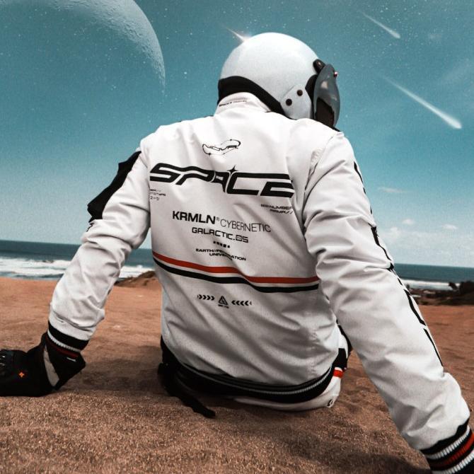 KREMLIN Bomber Jacket Space Putih - NOVA