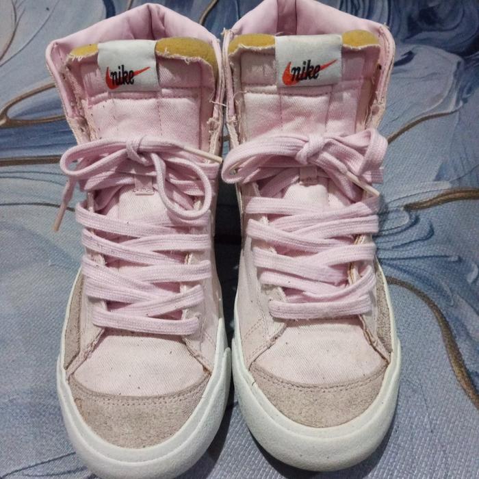 Sepatu Branded Nike Blazer 1977 Pink Size 42 (Second)