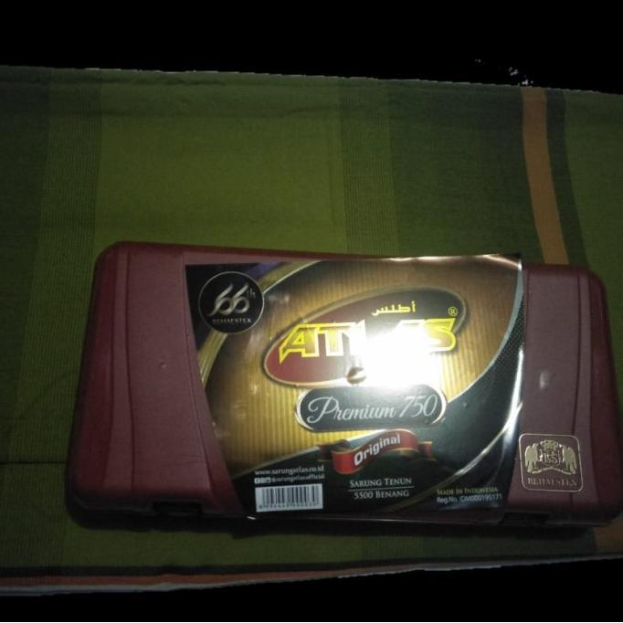 Sarung Atlas Tumpal Kembang Premium 750