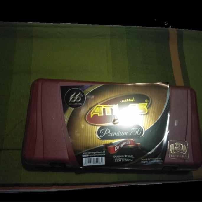 Sarung Atlas Tumpal Kembang Premium 750
