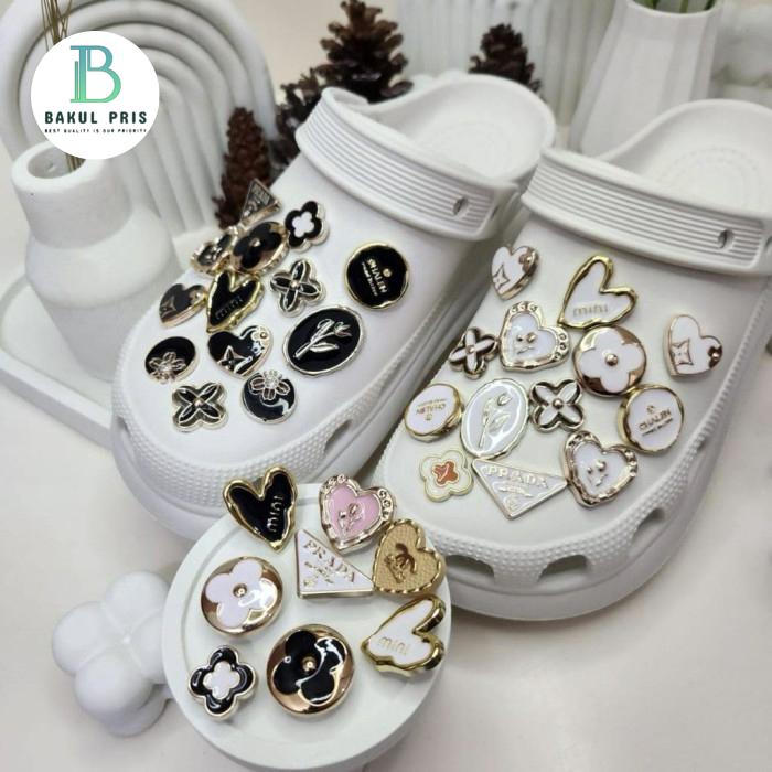 Jibbitz Crocs Pin Sendal Baim Silver Mix permata Jibbitz crocs Jibbitz Charms  A72