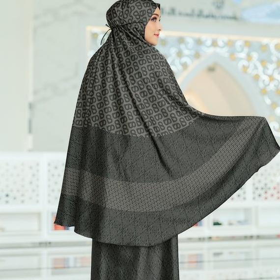 BUTTONSCARVES Tapis Abstre Prayer Robe - Black