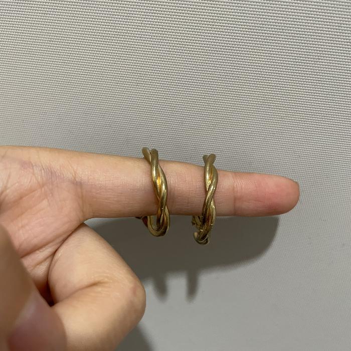 Preloved Anting emas hoops wanita woman gold earrings hoop imitasi