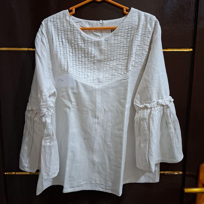 preloved blouse atasan bw/ putih beras katun tebal merk mwu