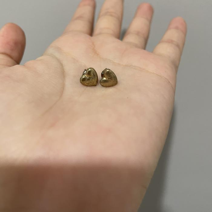 Preloved Anting emas bentuk hati heart shape gold earrings imitasi