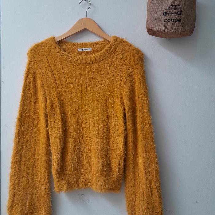 CUTE FUZZY SWEATER MUSTARD