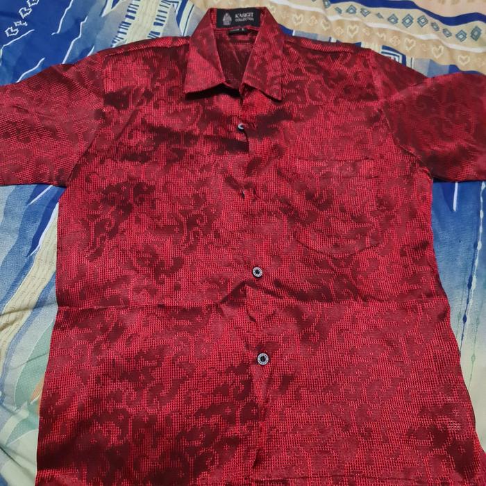 Baju Batik Merah anak lelaki BARANG SOGO Merk Kasigit BAHAN PREMIUM LIKE NEW 9.7/10. 0.3nya minus ta
