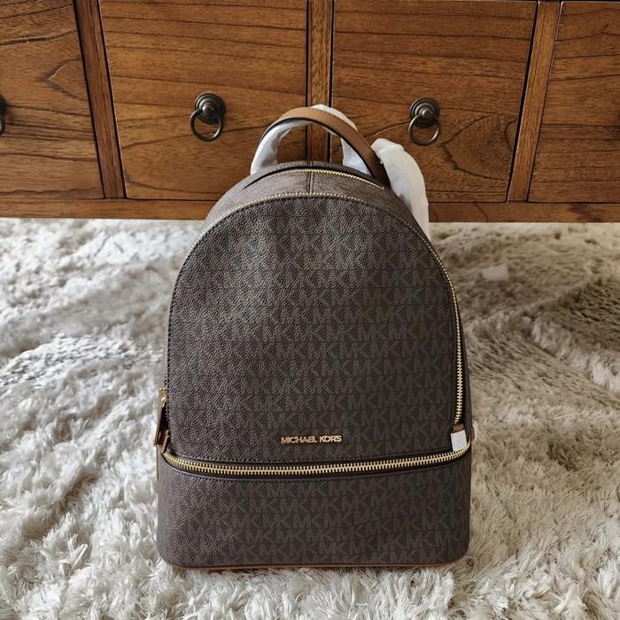tas wanita mk rhea medium zip backpack brown ej