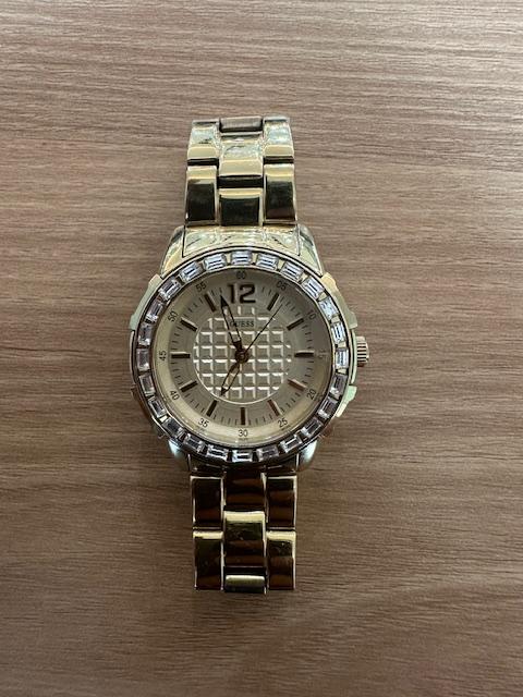Jam Tangan Wanita Guess - Gold - Original - Second