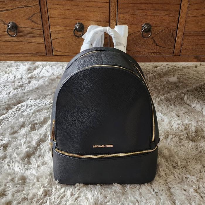 tas wanita mk rhea medium zip backpack black ej