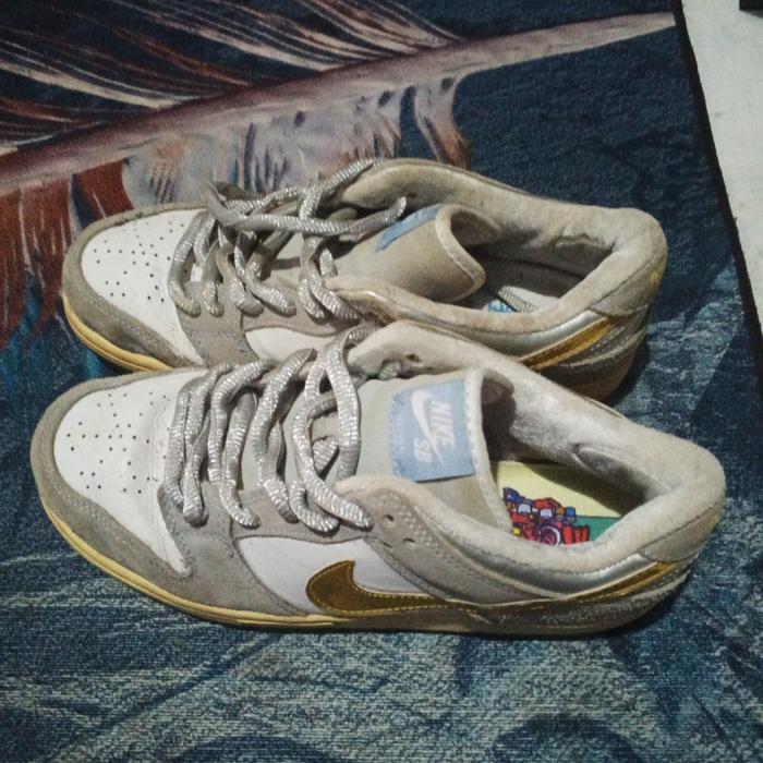 sepatu thrift size 41 minus yellowing