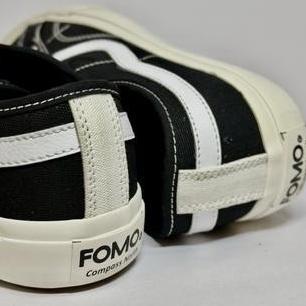 sepatu sekolah fomo compass north 100% original ( pendek )
