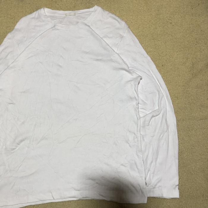 PRELOVED UNIQLO LONGSLEEVE PUTIH