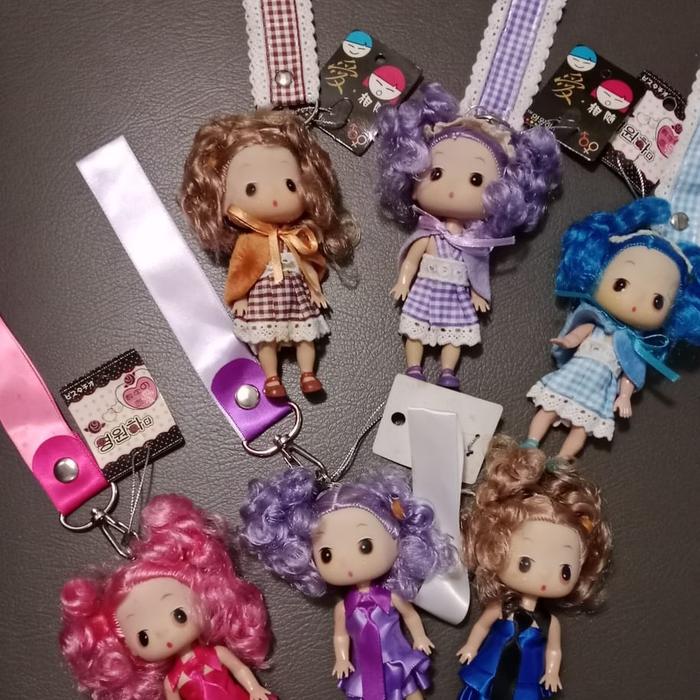 Gantungan boneka cewek berambut/ gantungan tas boneka cantik.