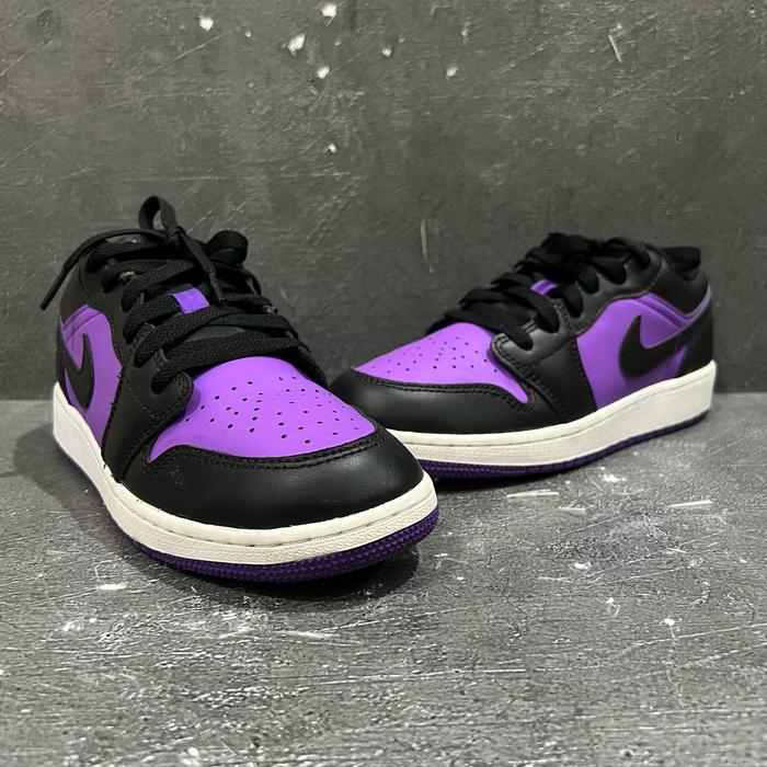 AJ 1 Low Purple Venom (ETALASE 4519)