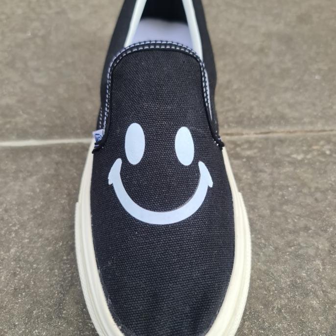 New Sepatu Vans Vault Og Slip On Smile Black White Grade Original Happy Shopping