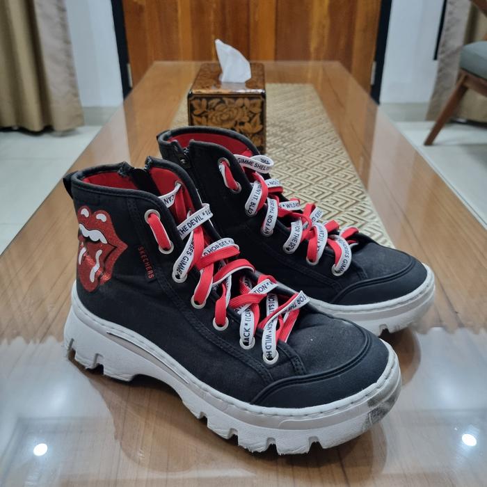 Sepatu SKECHERS Rolling Stone (Ori) - Ukuran 39