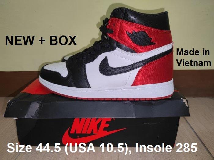AJ1 High Satin Black Toe Size 44.5/28.5cm, Vietnam (NEW, Box 80%)