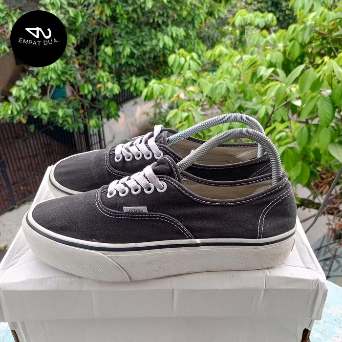 Sepatu Vans Authentic size 39