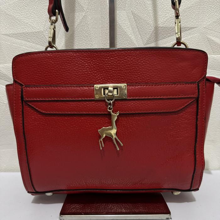 Tas sling bag kulit asli. Tas selempang wanita viney preloved