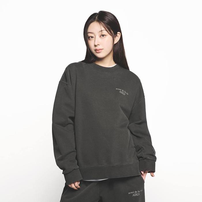 [ADLV] Pigment Basic Logo Sweatshirt Charcoal - Sweater Oversized Fit Unisex acme de la vie